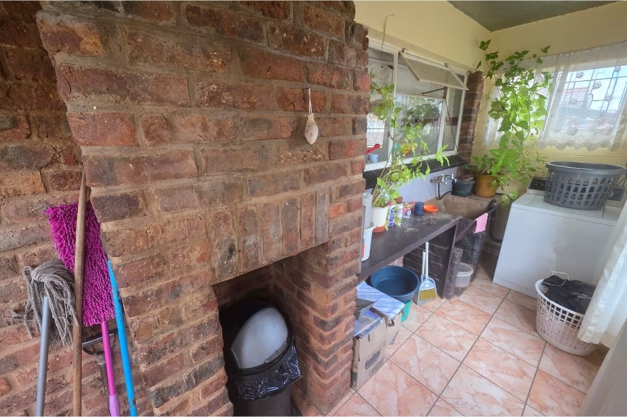 4 Bedroom Property for Sale in Roodepan Northern Cape